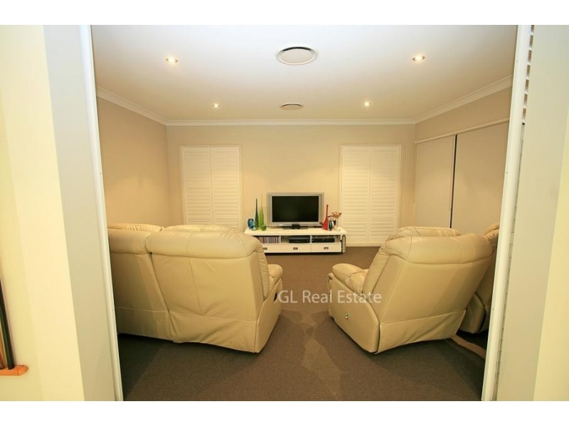 10 Sea Glint Pl, Pelican Waters QLD 4551