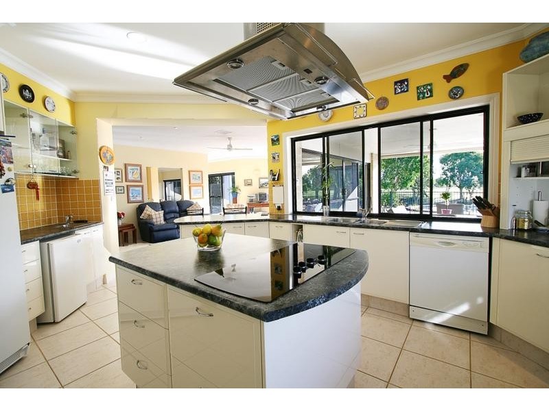 9 Silky Oak Place, Pelican Waters QLD 4551