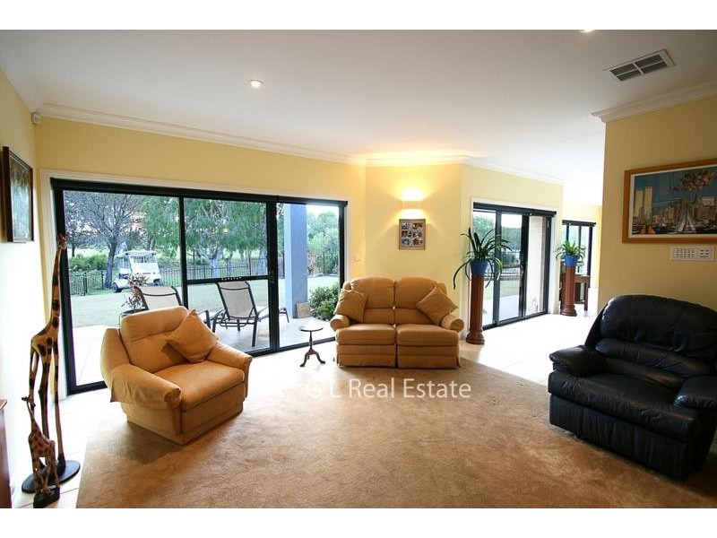 9 Silky Oak Place, Pelican Waters QLD 4551