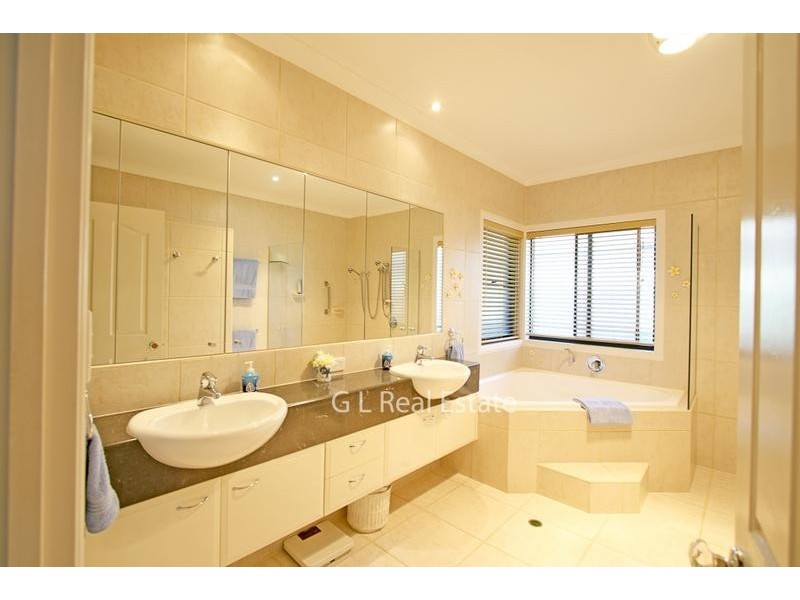 9 Silky Oak Place, Pelican Waters QLD 4551