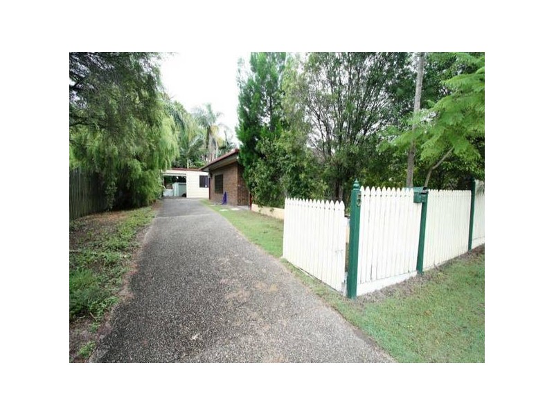 5 Regency Drive, Regents Park QLD 4118