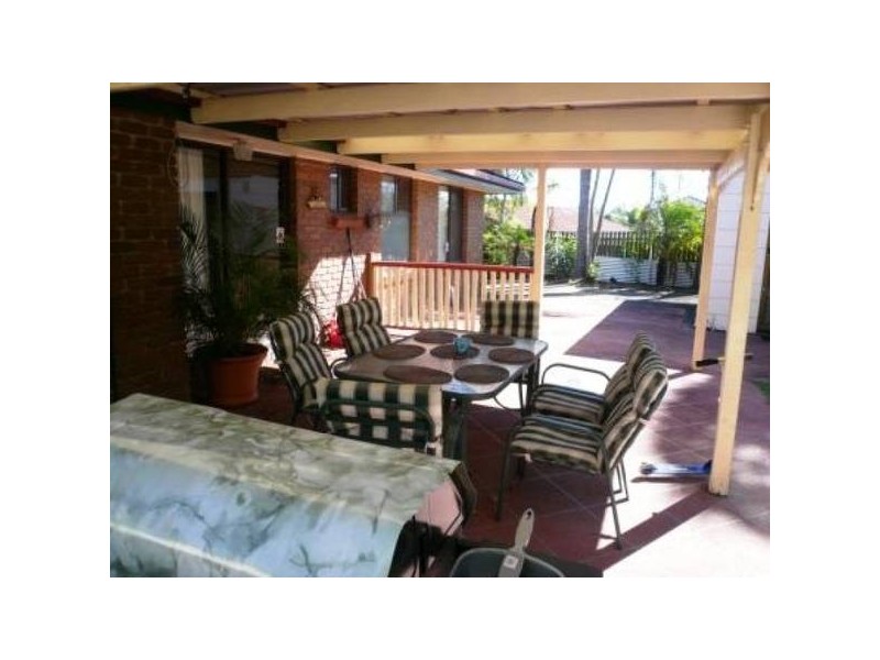 5 Regency Drive, Regents Park QLD 4118