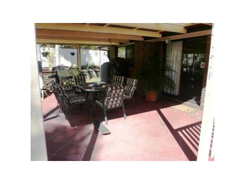 5 Regency Drive, Regents Park QLD 4118