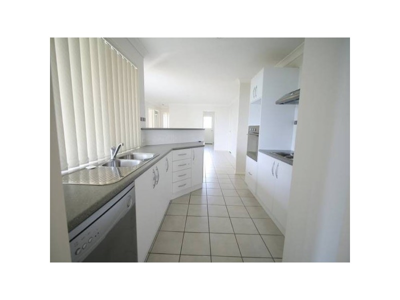 16 Gordonia Drive, Regents Park QLD 4118