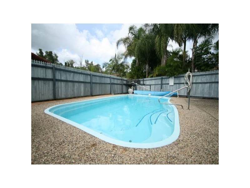 7 Calluna Court, Regents Park QLD 4118