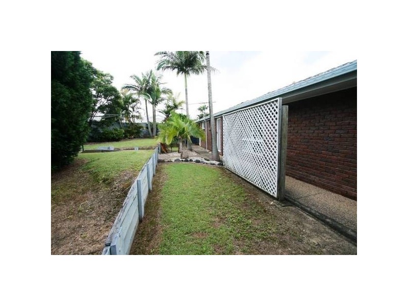 7 Calluna Court, Regents Park QLD 4118