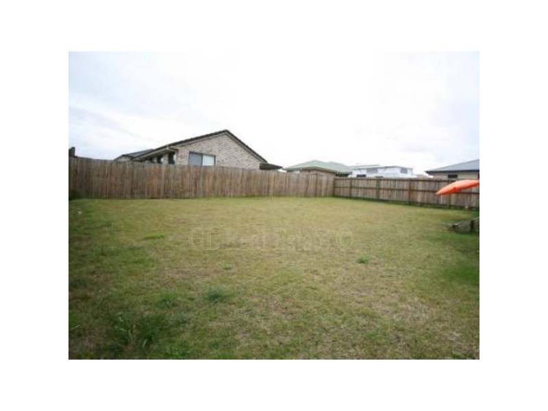 2 Charlton Drive, Regents Park QLD 4118