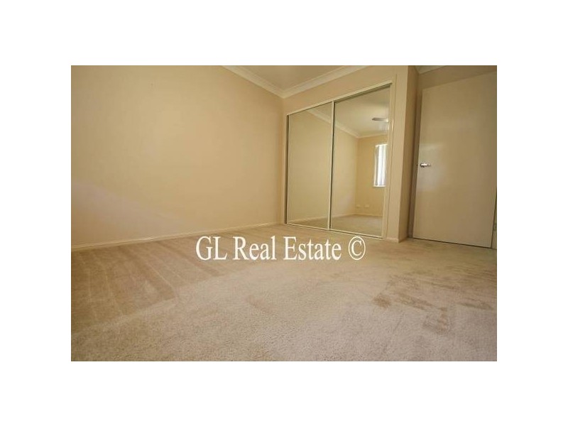 2 Charlton Drive, Regents Park QLD 4118