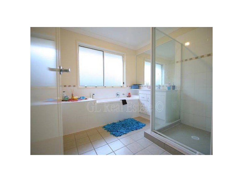 34 Charlton Place, Regents Park QLD 4118