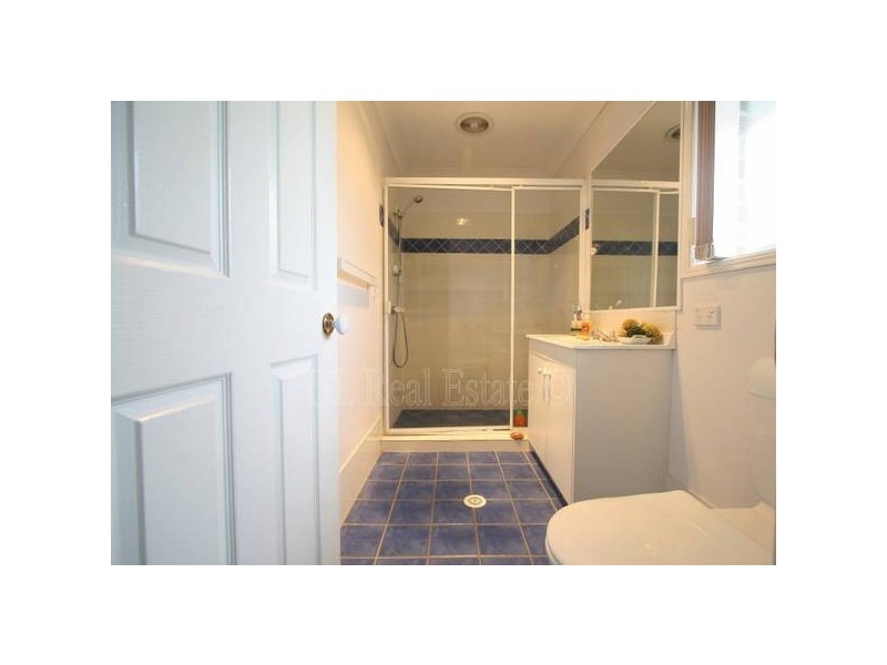 4 Vista Court, Regents Park QLD 4118