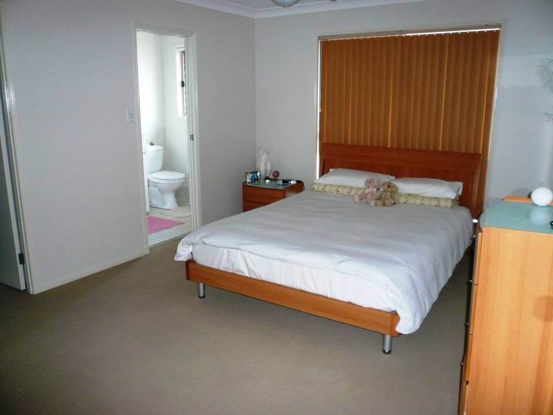 32 WOODLANDS BVD, Waterford QLD 4133