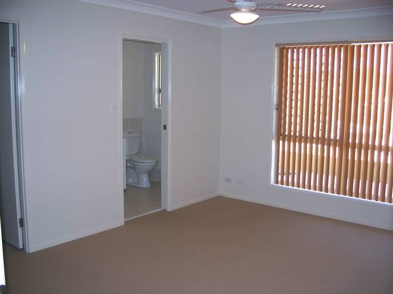 32 WOODLANDS BVD, Waterford QLD 4133