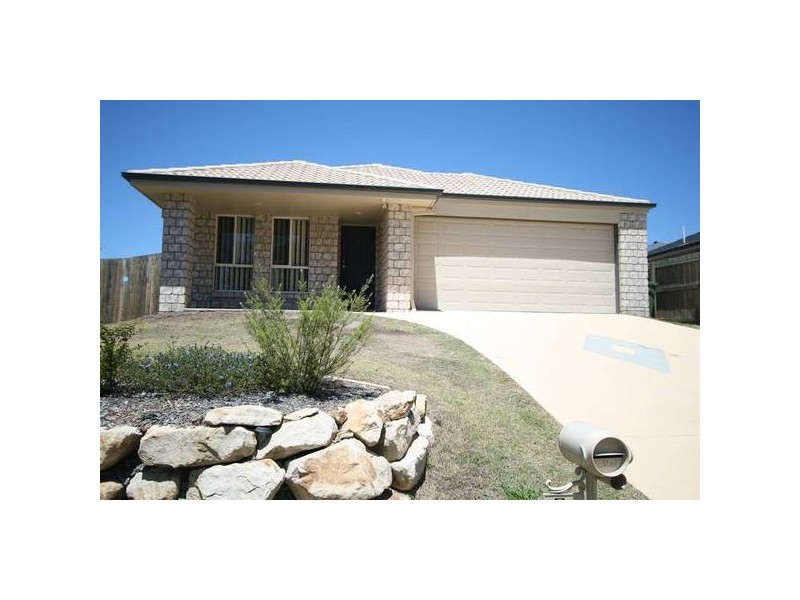 2 CHARLTON PLACE, Regents Park QLD 4118