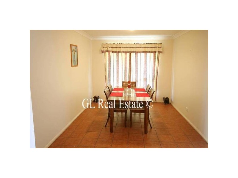 3 WISTERIA DRIVE, Regents Park QLD 4118