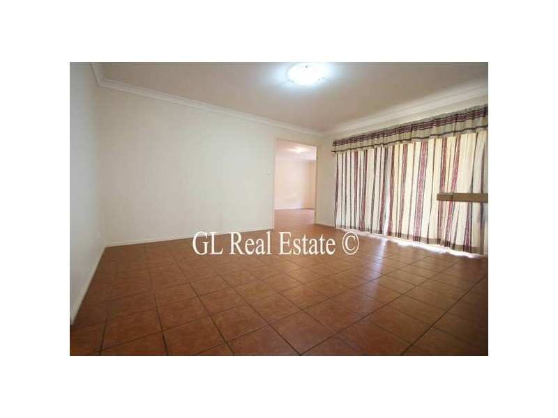 3 WISTERIA DRIVE, Regents Park QLD 4118