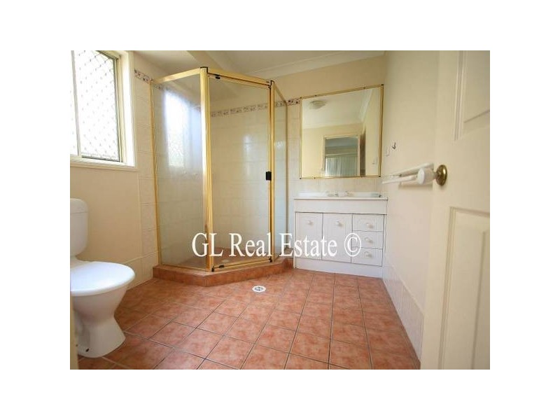 3 WISTERIA DRIVE, Regents Park QLD 4118