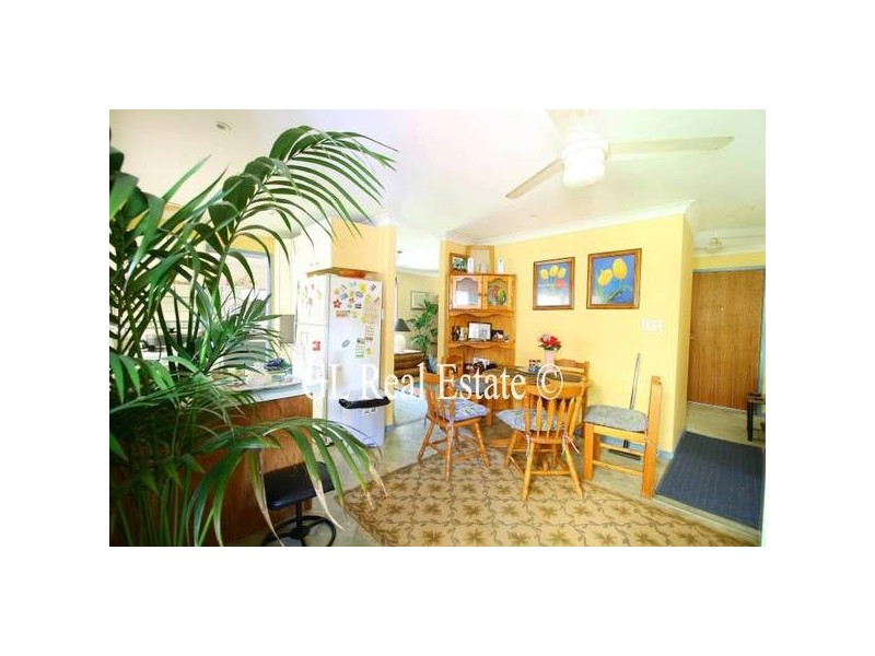 5 regency Drive, Regents Park QLD 4118