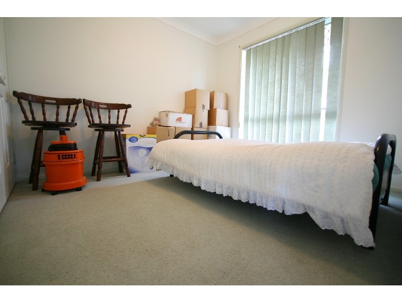 20 Fromelles Court, Regents Park QLD 4118