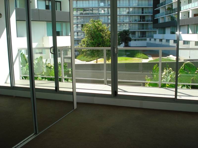 21/2 Hutchinson Walk, Zetland NSW 2017