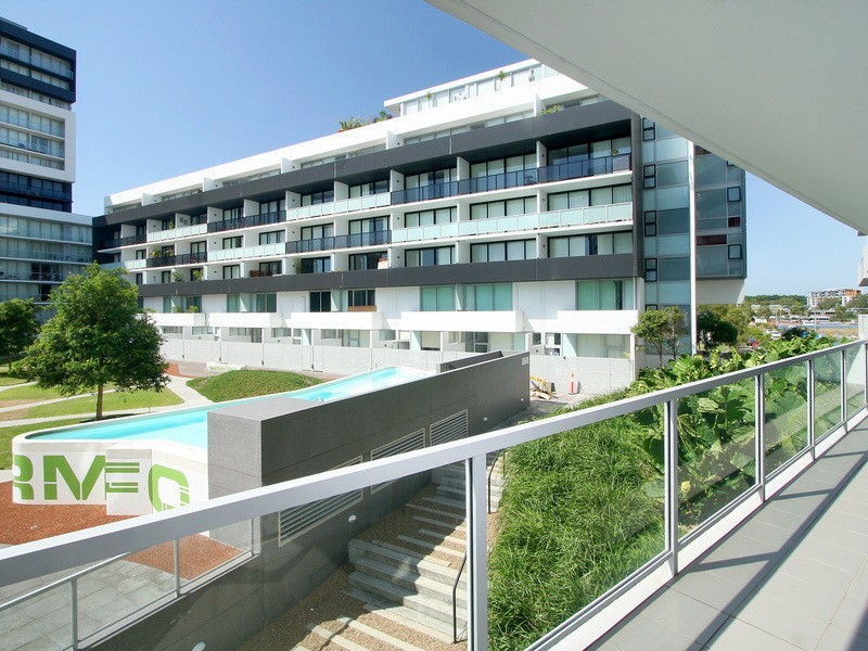 21/2 Hutchinson Walk, Zetland NSW 2017