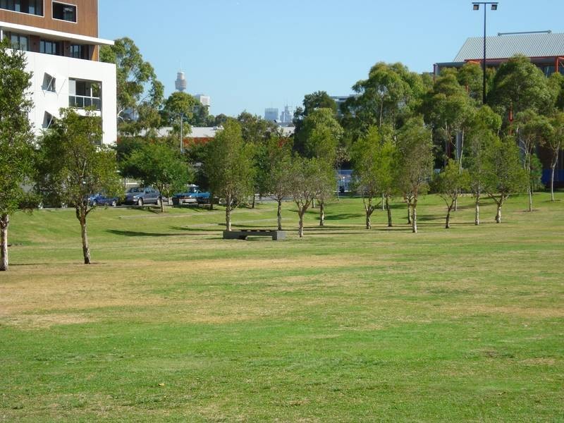 21/2 Hutchinson Walk, Zetland NSW 2017