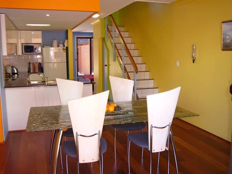 2/20 Moorgate St, Chippendale NSW 2008