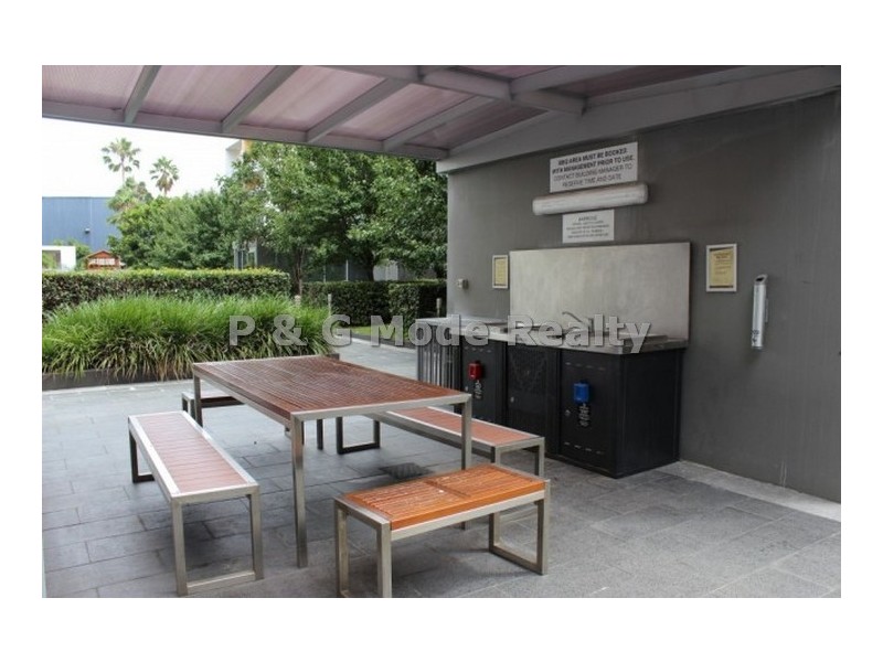 9 Rothschild Ave, Rosebery NSW 2018