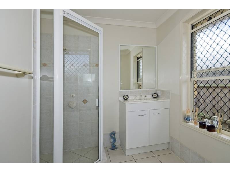 15 Kinchega, Parkinson QLD 4115