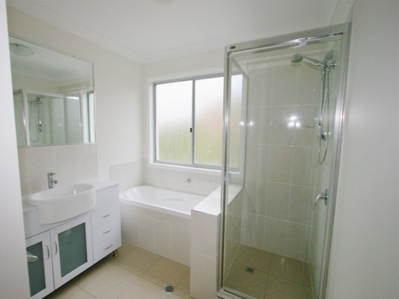 33 Injune Circuit, Calamvale QLD 4116