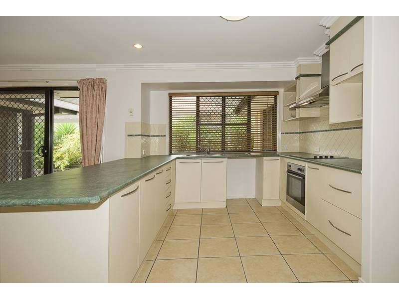 83 Wallum Drive, Parkinson QLD 4115