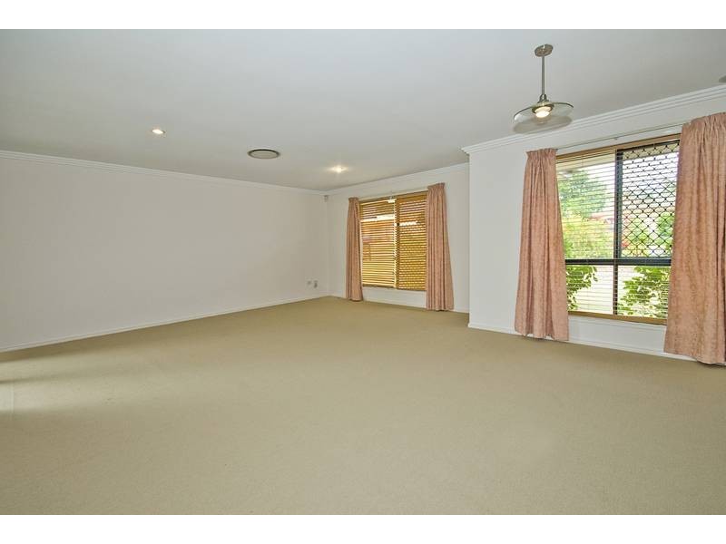 83 Wallum Drive, Parkinson QLD 4115