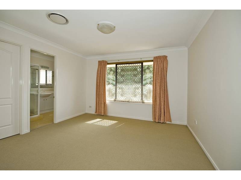 83 Wallum Drive, Parkinson QLD 4115