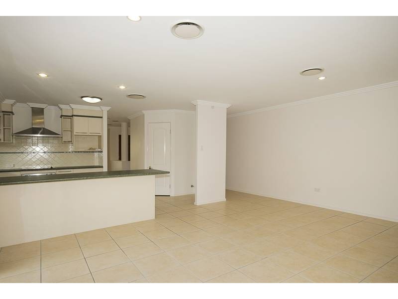 83 Wallum Drive, Parkinson QLD 4115