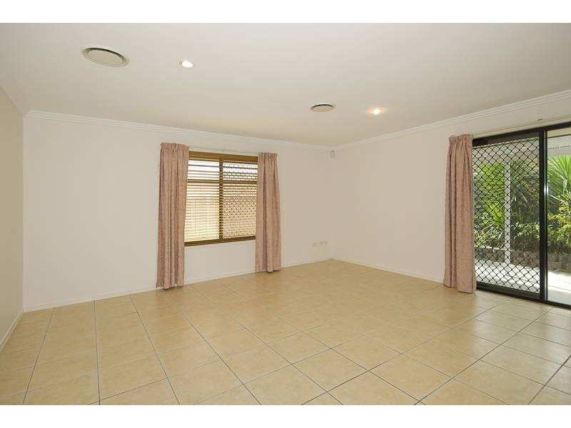 83 Wallum Drive, Parkinson QLD 4115