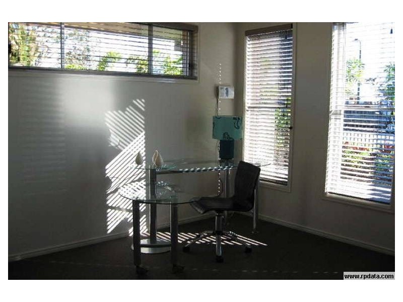 16 Sandalwood Street, Heathwood QLD 4110