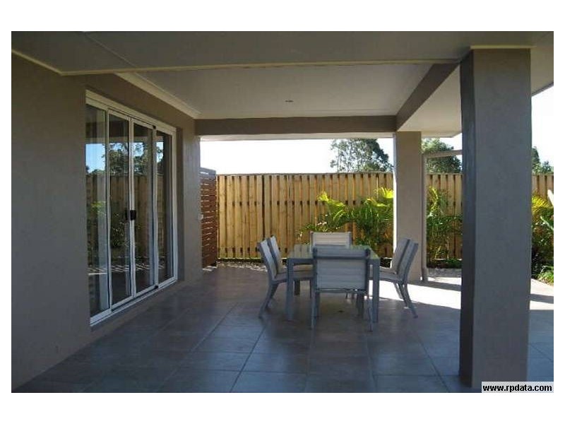 16 Sandalwood Street, Heathwood QLD 4110