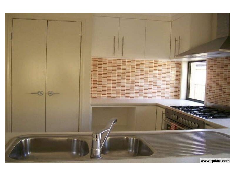 16 Sandalwood Street, Heathwood QLD 4110