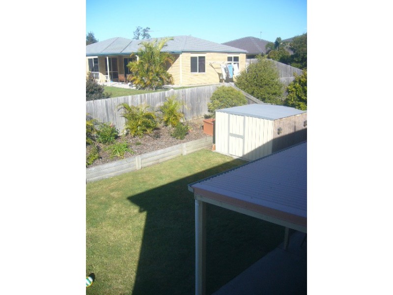 27 Karajini Crescent, Parkinson QLD 4115