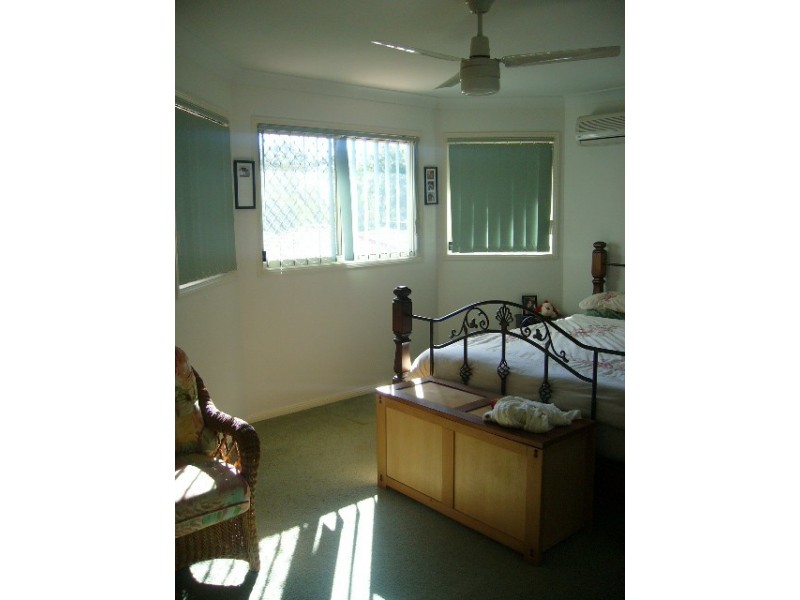 27 Karajini Crescent, Parkinson QLD 4115