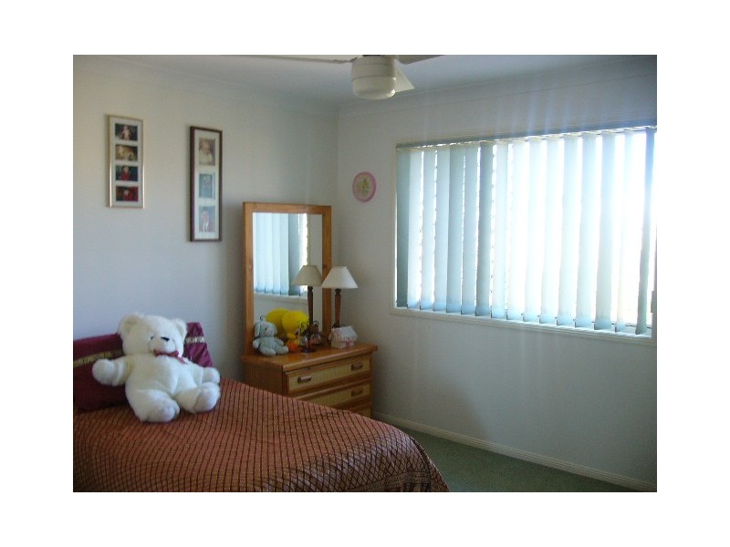 27 Karajini Crescent, Parkinson QLD 4115