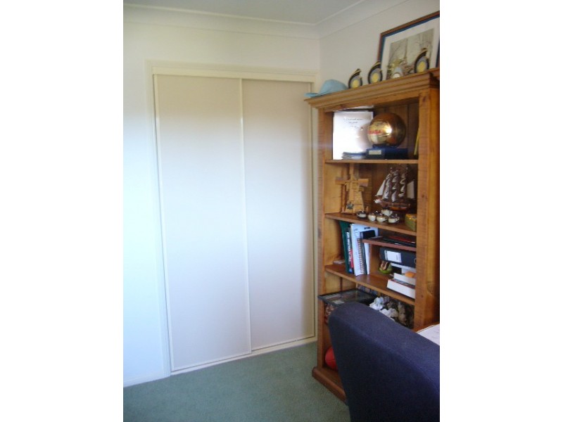 27 Karajini Crescent, Parkinson QLD 4115