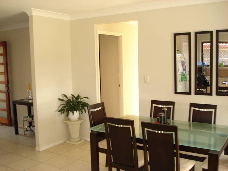 31 Peverell Street, Hillcrest QLD 4118