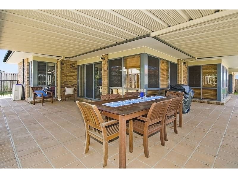 94 Wallum Drive, Parkinson QLD 4115