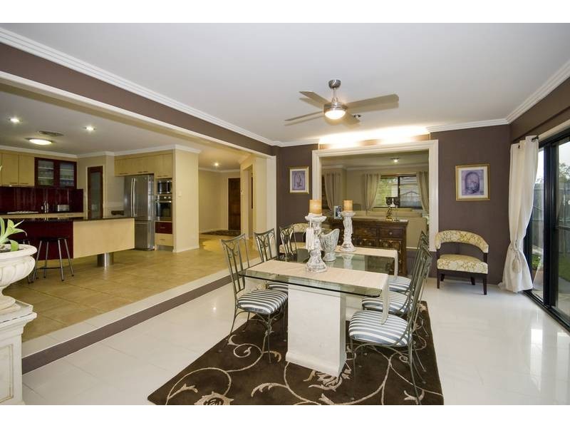 11 Morialta Place, Parkinson QLD 4115