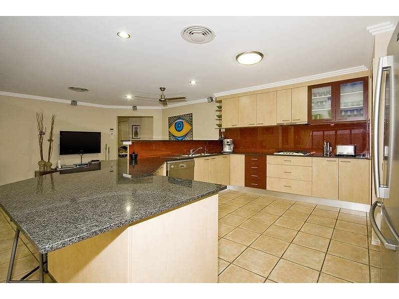 11 Morialta Place, Parkinson QLD 4115