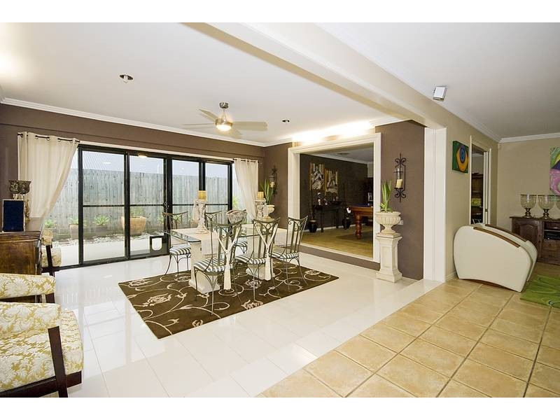 11 Morialta Place, Parkinson QLD 4115