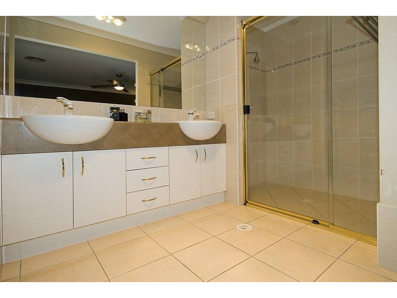 11 Morialta Place, Parkinson QLD 4115