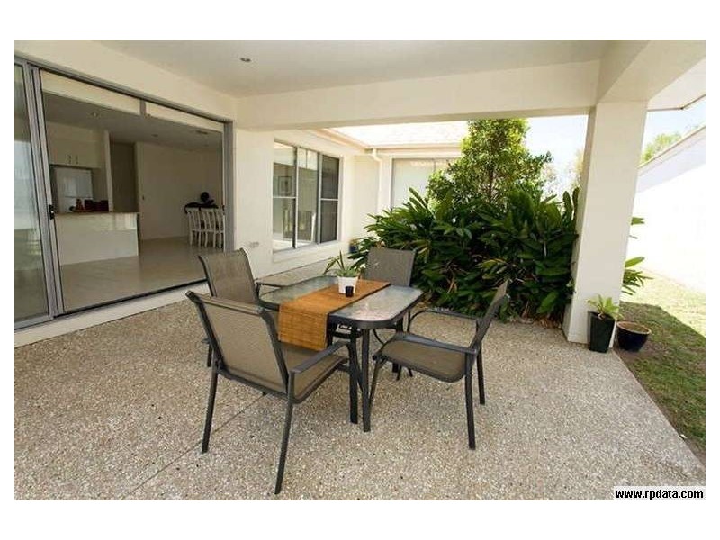 17 Fitzroy Ct, Kawana Waters QLD 4575