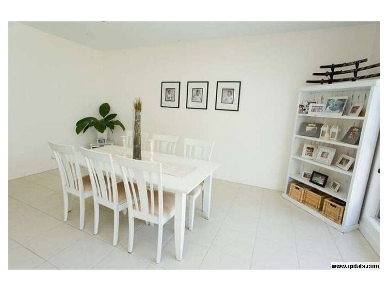 17 Fitzroy Ct, Kawana Waters QLD 4575