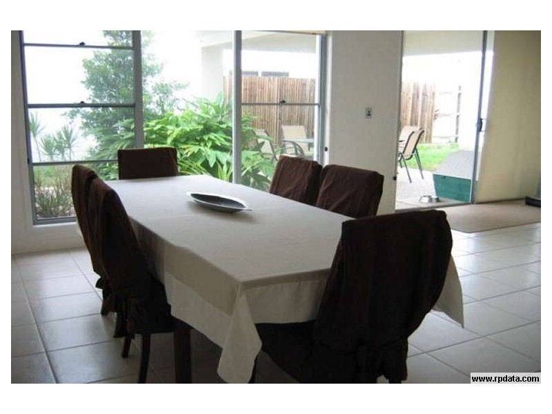 17 Fitzroy Ct, Kawana Waters QLD 4575